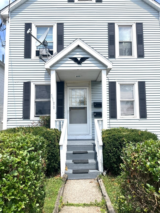 Building Photo - 1130 Atkins St