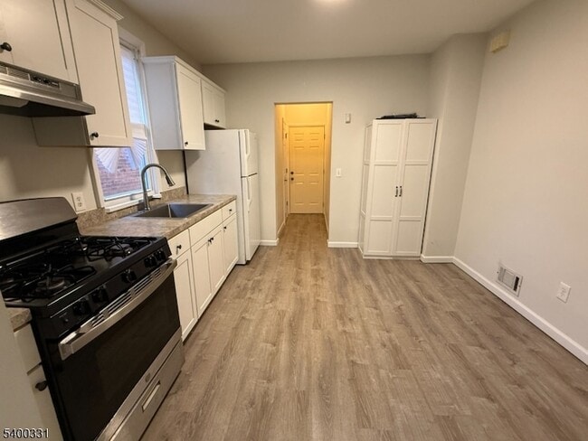 Photo - 148 Franklin Ave Apartment