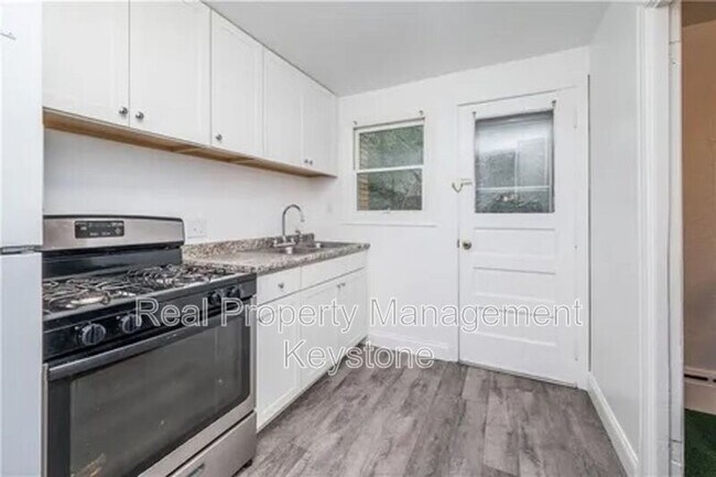 Building Photo - 307 Greenlee Rd