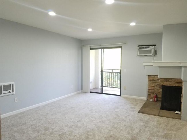 Foto del edificio - 1013 S Sunshine Ave