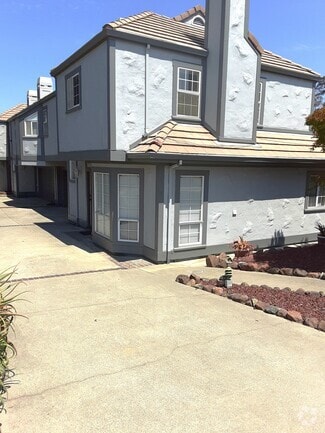 Building Photo - 30 Palm Ave