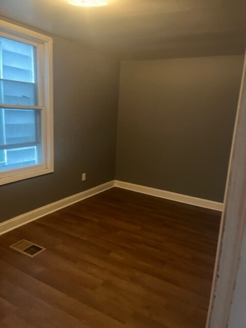 Building Photo - 72 Heartt Ave