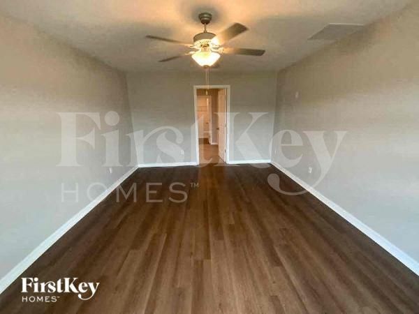 Foto del edificio - 7077 Emerald Spring Loop