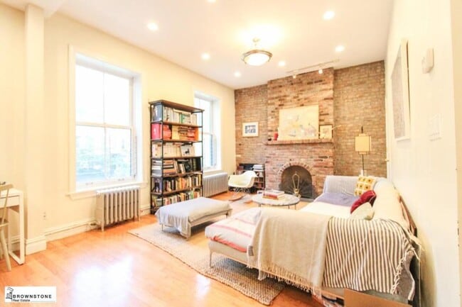 Building Photo - 3 bedroom in BROOKLYN NY 11231