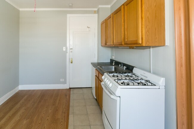 Building Photo - 3824 N Fremont St