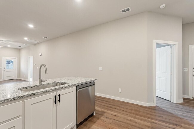 Building Photo - This Odessa Cutie is Move-In Ready!