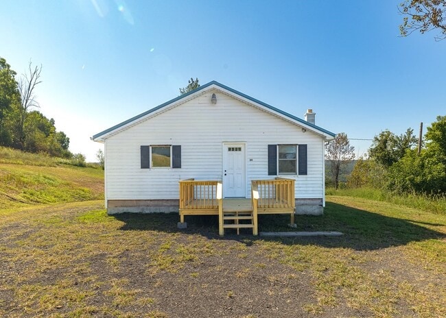 Building Photo - 20 Mutton Hill Rd