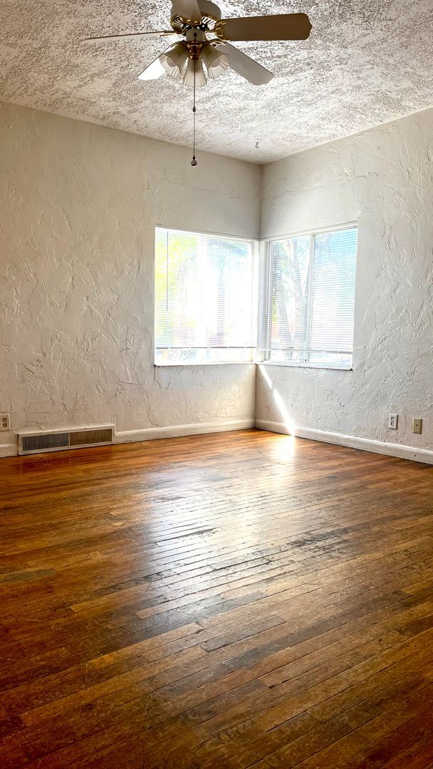 Building Photo - 2804 Van Buren Ave