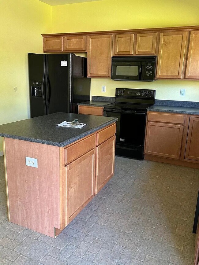Building Photo - Spacious 2-story house in West Lafayette