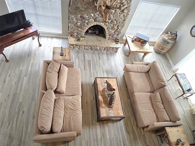 Building Photo - 560 Brandon Rd