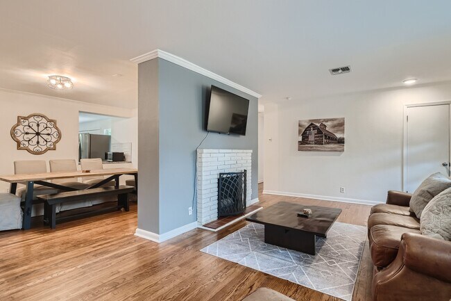Building Photo - 433 Rittiman Rd