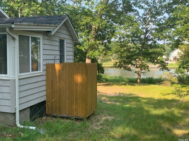 Foto del edificio - 2285 Little Neck Rd