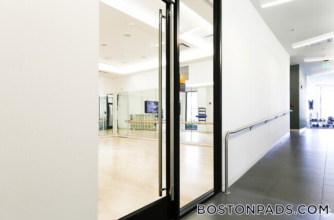Foto del edificio - 320 D St