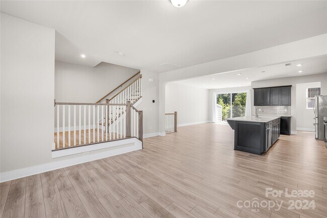 Building Photo - 2837 Ensemble Ct