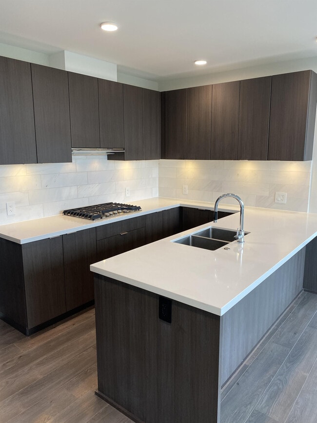 Building Photo - 530 Whiting Way