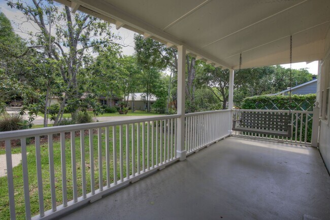 Building Photo - 2/1 Located in the Fruit and Nut section o...