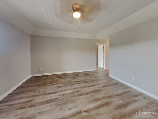 Building Photo - 431 Palamino Ln