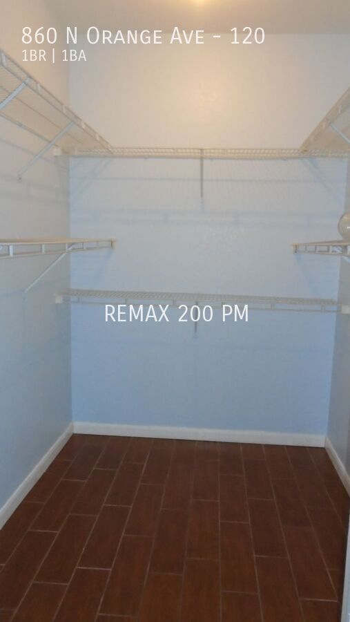 Building Photo - 860 N Orange Ave