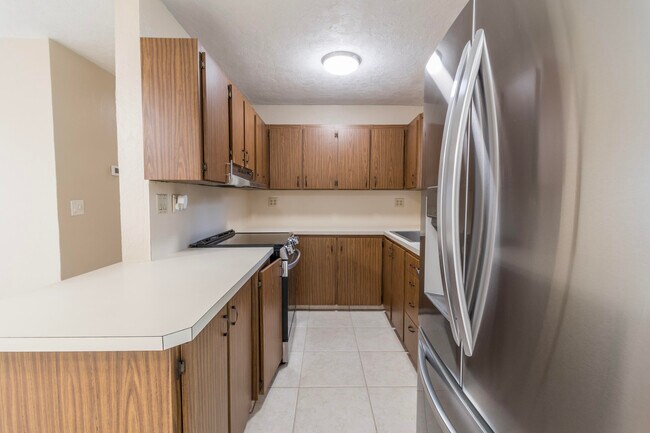 Building Photo - 2032 Worthington Rd