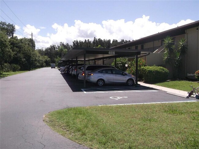 Foto del edificio - 4016 Oakview Dr