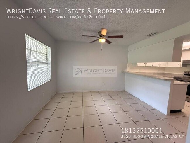 Foto del edificio - 3153 Bloomingdale Villas Ct