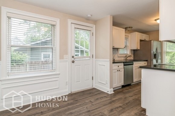 Foto del edificio - NOW AVAILABLE! 251 Pawnee Avenue, Mastic, ...