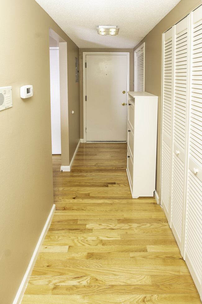 Entry Hallway - 4355 Maryland Ave