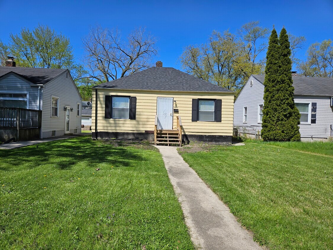 Primary Photo - 4950 Adams St