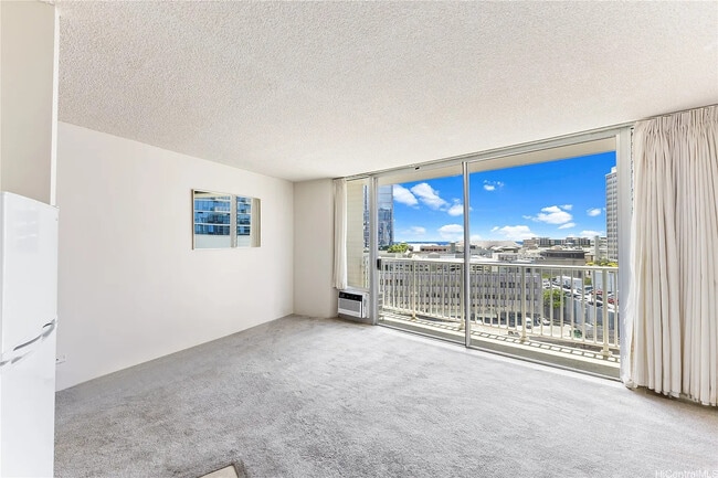 Building Photo - 750 Amana St