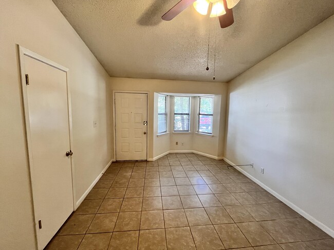 Building Photo - 92 2nd Ave