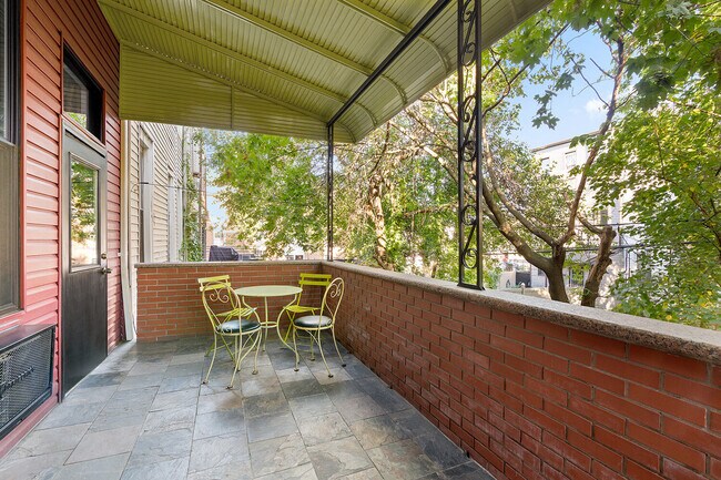 Foto del edificio - 1068 Halsey St