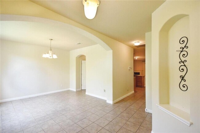 Foto del edificio - 3709 Tall Cedars Rd