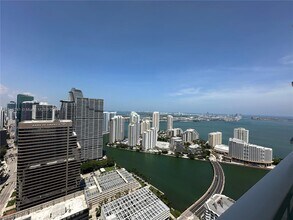 Building Photo - 950 Brickell Bay Dr