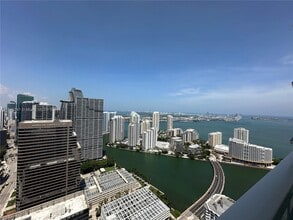 Building Photo - 950 Brickell Bay Dr