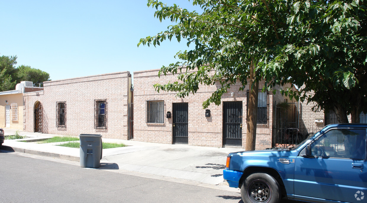 Building Photo - 915-917 S St Vrain St