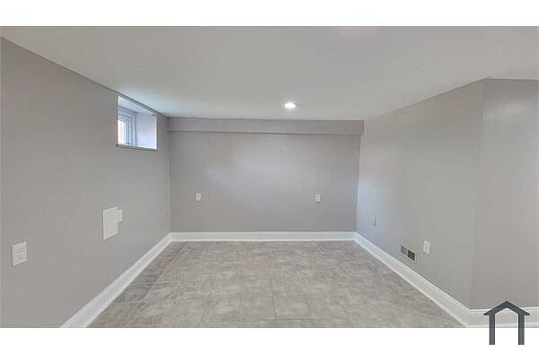 Foto del edificio - 2 Bedroom home with Rear Yard