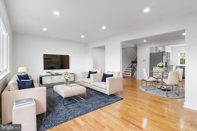 Foto del edificio - 7414 Pohick Rd