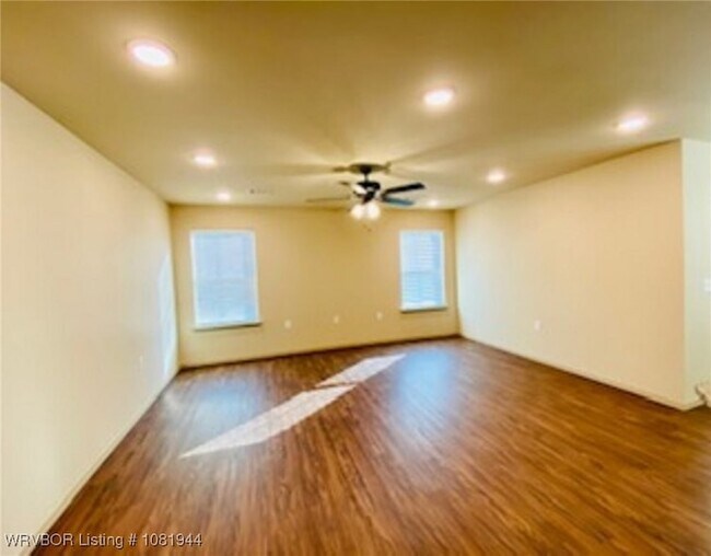Foto del edificio - 6817 Veterans Ave