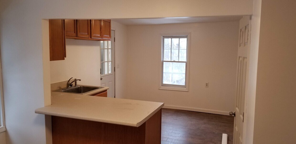 Kitchen - 398 Weaver St