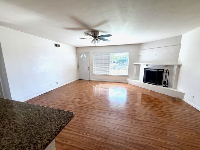 Building Photo - Great home with LARGE backyard!