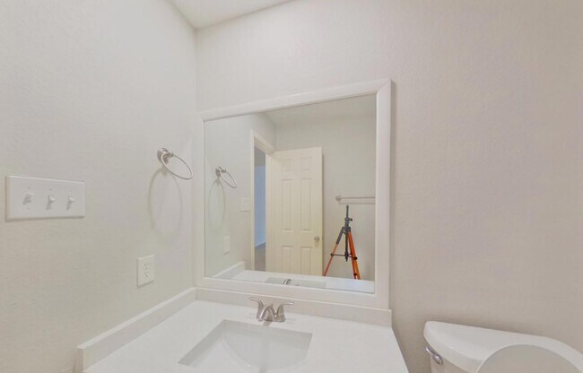 Building Photo - Bright, Spacious, and Ready to Call Home — 3 Bedrooms