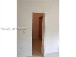 Building Photo - 1029 SW 11th Ave