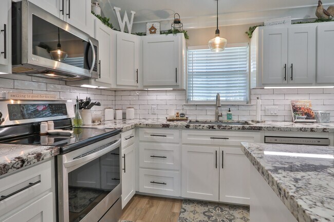 Building Photo - 13202 Cardin Ln