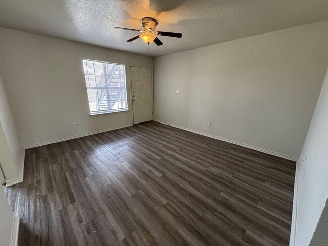 Building Photo - 2901 Cantabrian Dr
