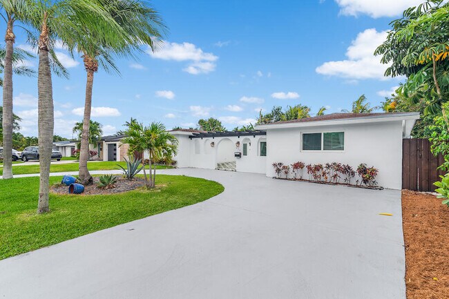 Foto del edificio - 904 SE 13th Ct