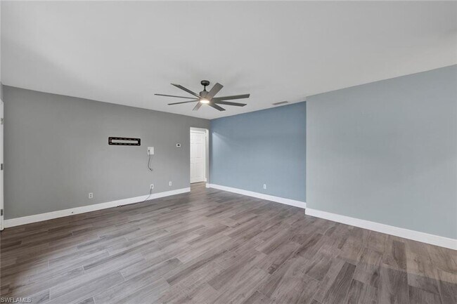 Foto del edificio - 2121 SE 1st Terrace