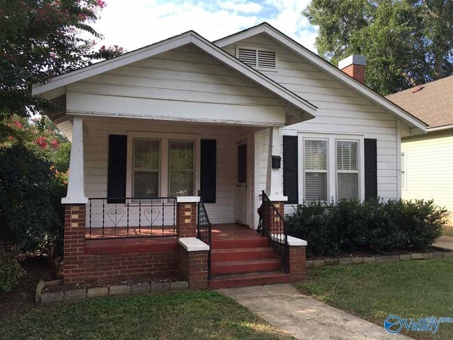 Building Photo - 1118 Ward Ave NE