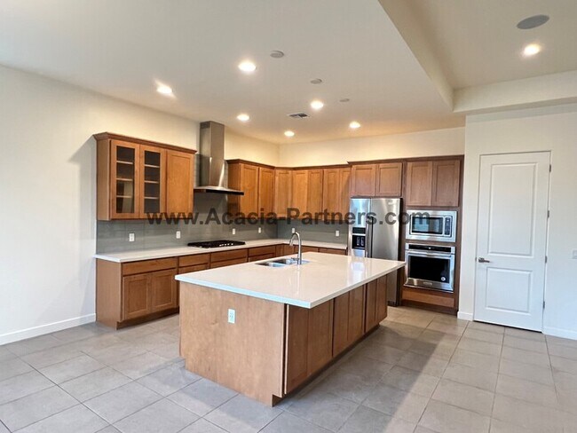 Foto del edificio - Four Bedroom Home in the Gated Sam Hughes neighborhood.