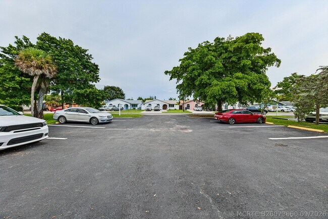 Foto del edificio - 825 SW 10th St