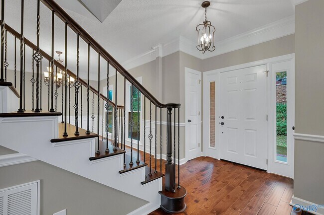 Foto del edificio - 102 Shadow Ridge Dr